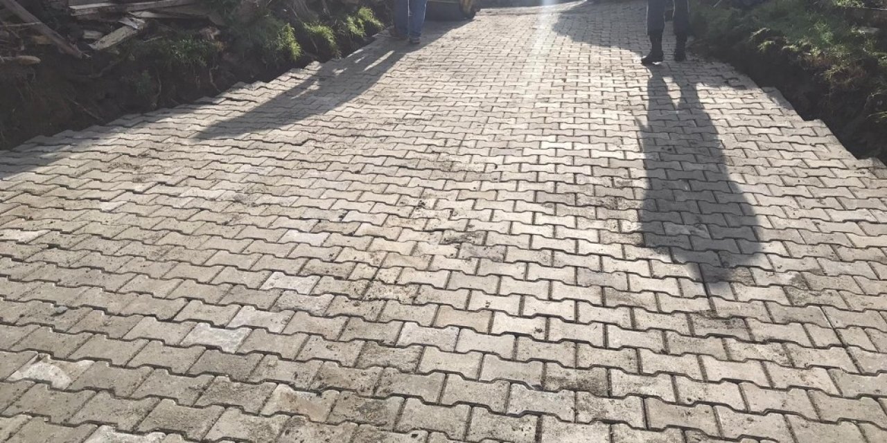 Kırsal Mahallelerde Yol Çalışmaları Hız Kazandı