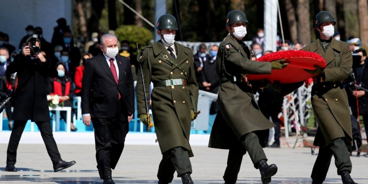 Çanakkale Şehitler Abidesi’nde Deniz Zaferi’nin 106’ncı Yılı Nedeniyle Tören Düzenlendi