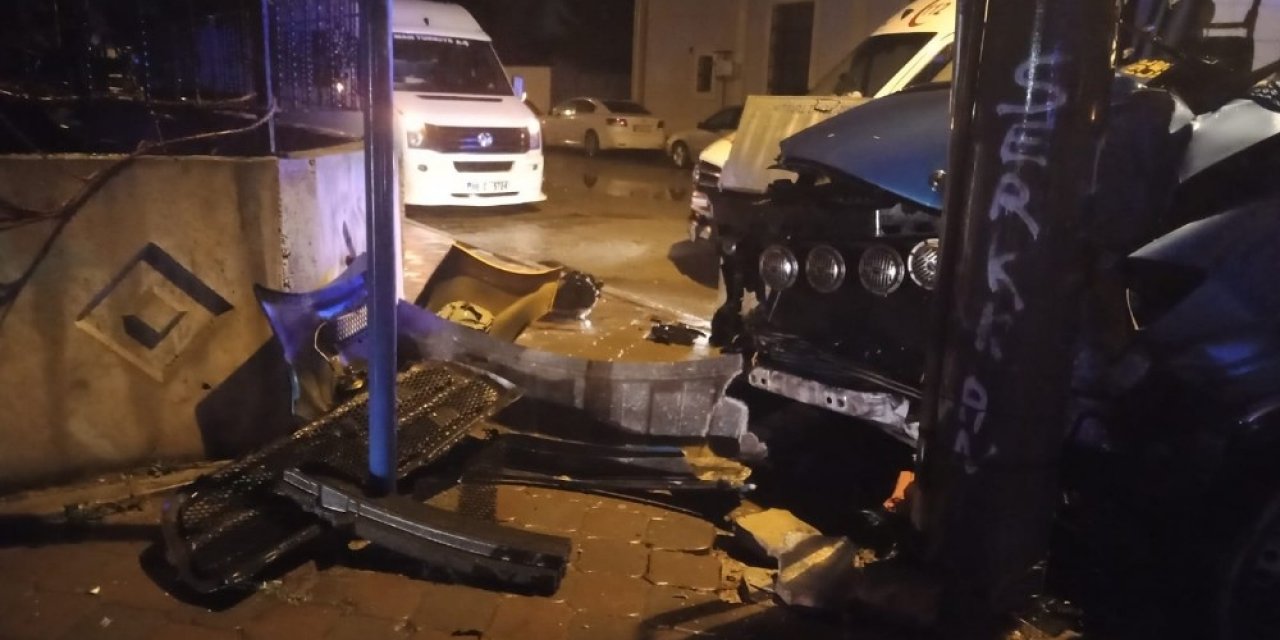 Başkent’te Dolmuş İle Taksi Kafa Kafaya Çarpıştı