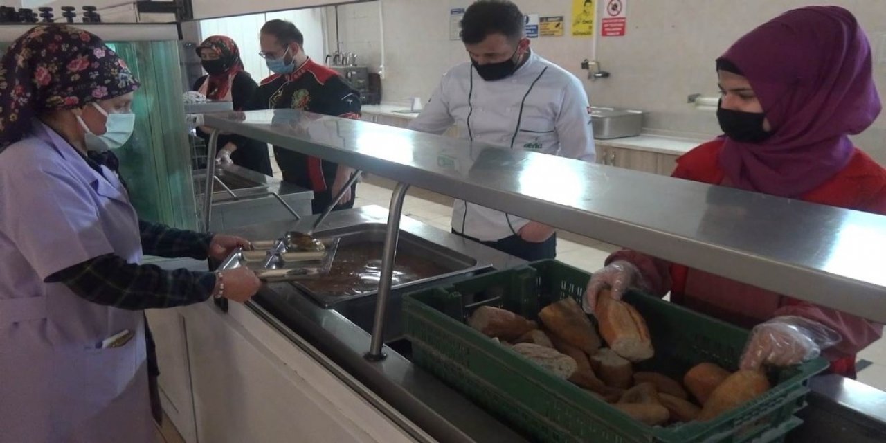 İ̇şçiler Çanakkale Menüsü İle Duygulandı
