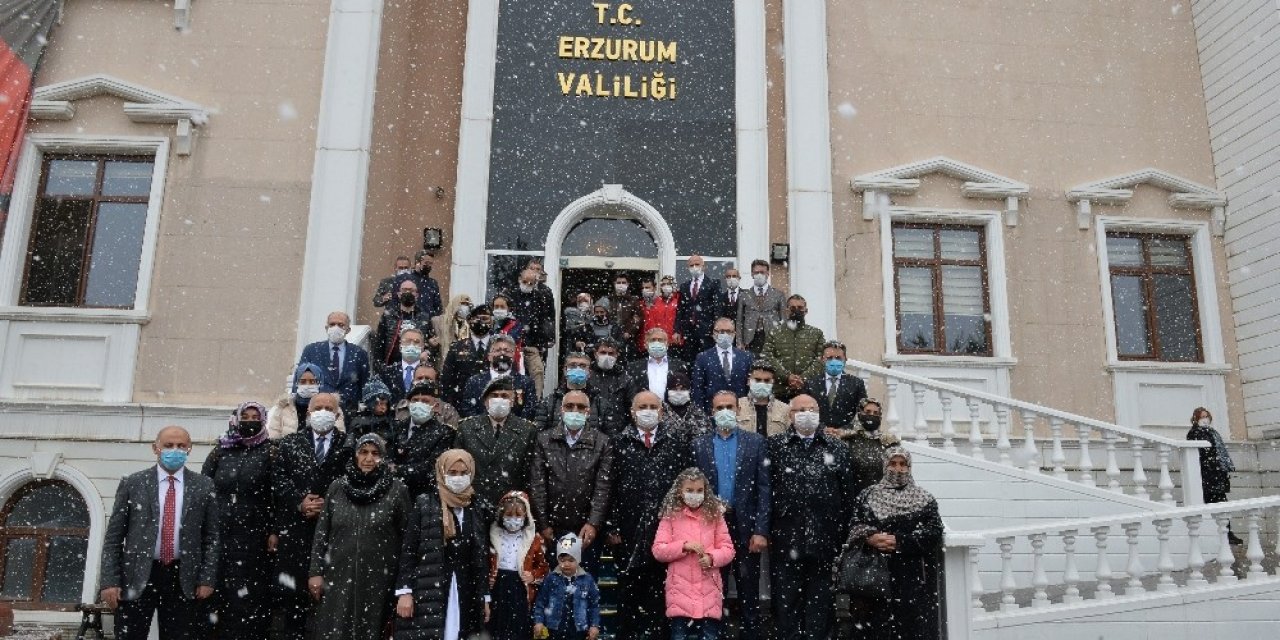 Gurur Ve Hüznü Aynı Anda Yaşadılar