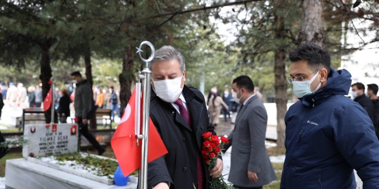 Başkan Palancıoğlu, Şehitliği Ziyaret Etti