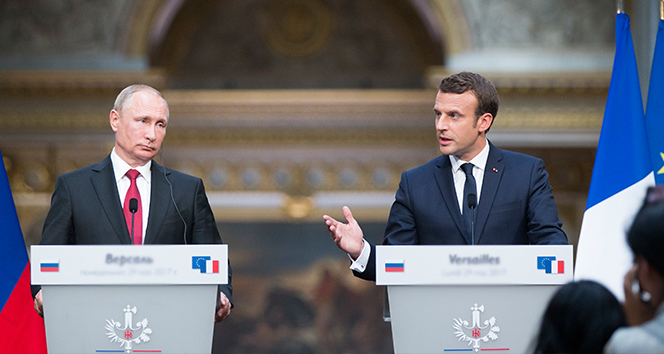 Putin ve Macron telefon görüşmesi gerçekleştirdi