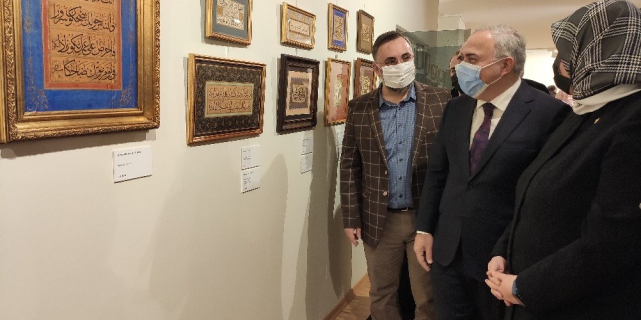 Hattat Abdurrahman Kılıç’ın ‘asar’ İsimli Sergisi Fatih’te Açıldı