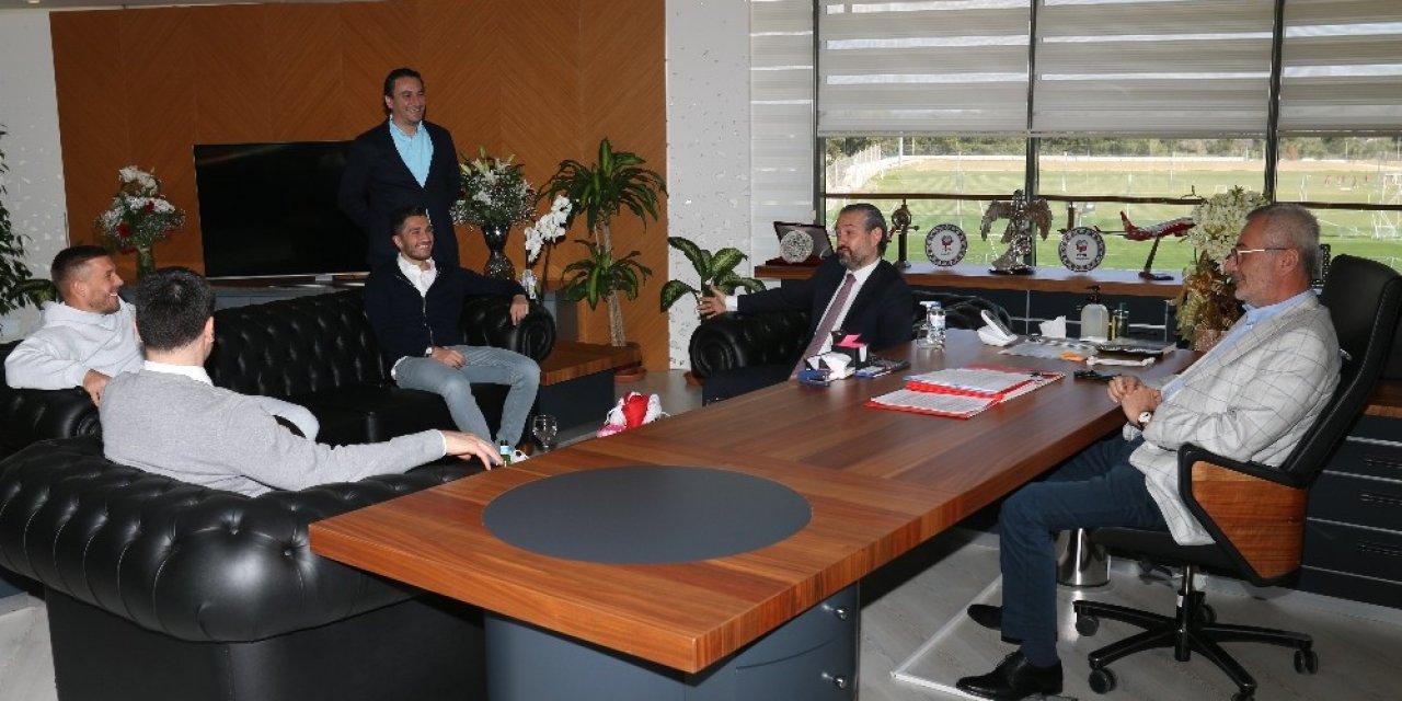 Başkan Yılmaz, Fraport Tav İle Yeni Dönem İsim Sponsorluğunu Görüştü