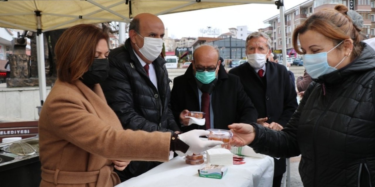 Çanakkale Şehitleri İçin Lokma Dağıtıldı