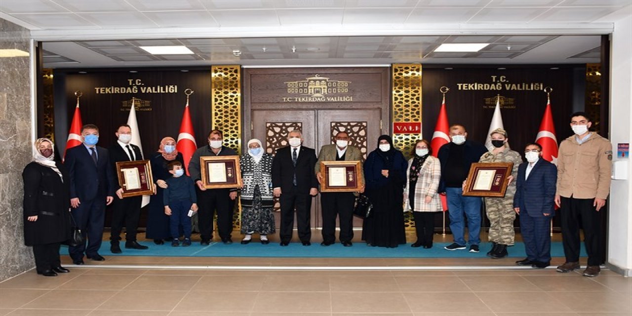 Şehitlerin Ailelerine Devlet Övünç Madalyası Verildi