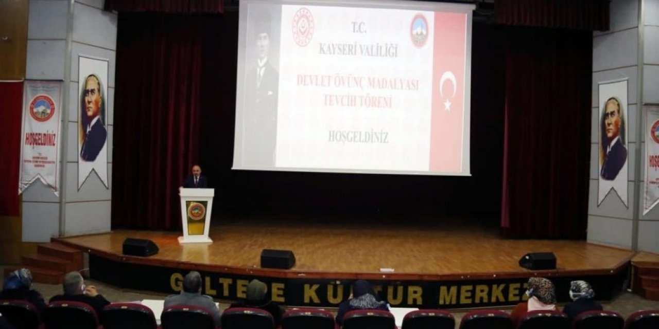 Kayseri’de Şehiri Aileleri Ve Gazilere ’devlet Övünç Madalyaları’ Verildi