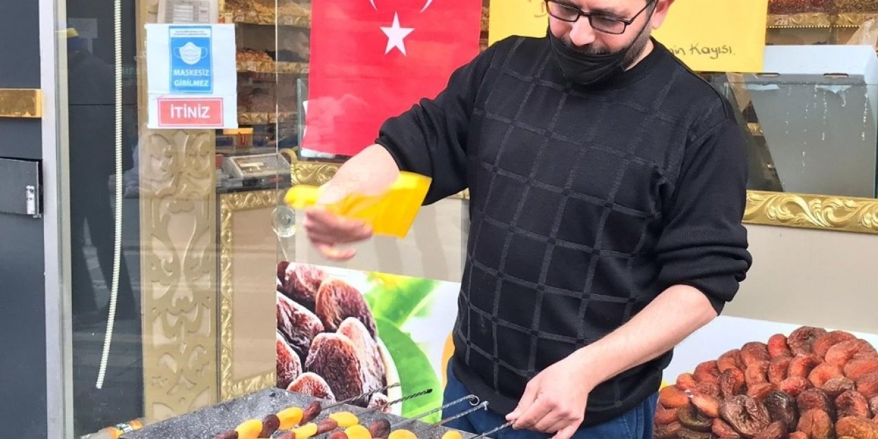 Kayısıdan Bu Sefer De Kebap Yaptılar