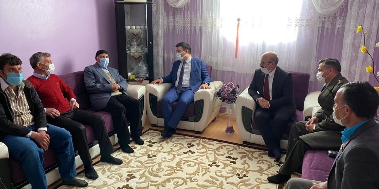 Kaymakam Dertlioğlu Ve Başkan Sağlam’dan Şehit Ailelerine Ziyaret