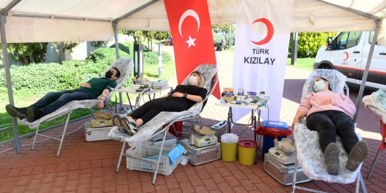 Yenişehir Belediyesi Personelinden Kan Ve Kök Hürce Bağışı
