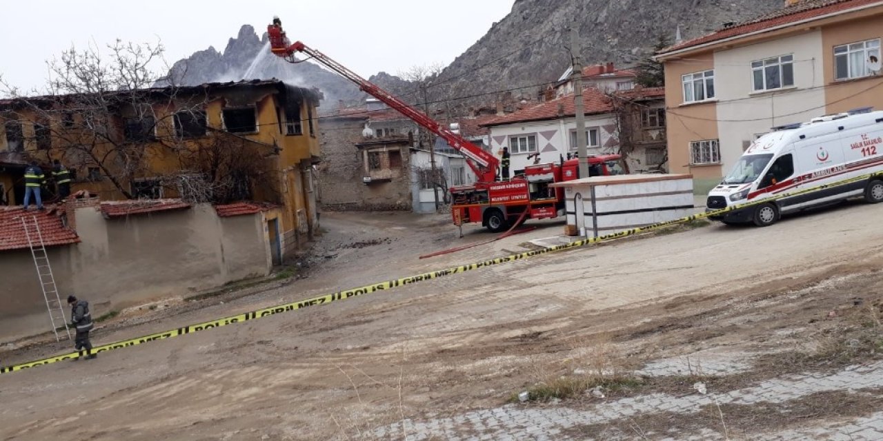 Sivrihisar’da Ev Yangını, 1 Ölü