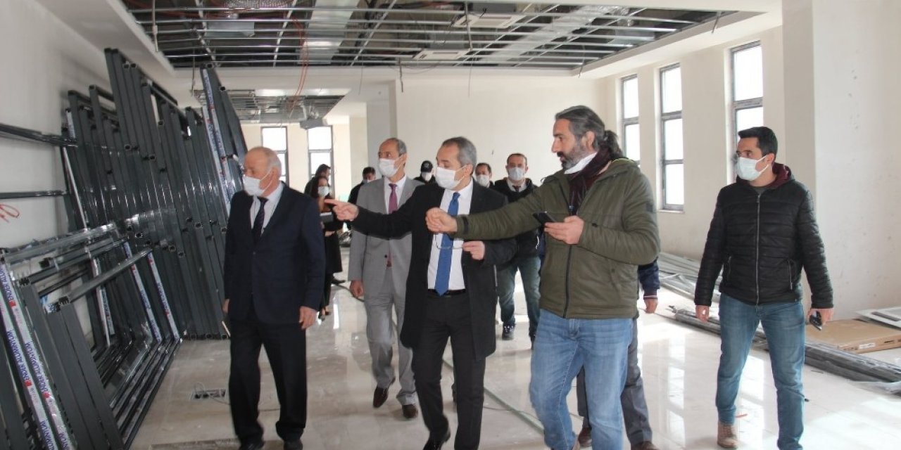 Tosya Hükümet Konağında Çalışmalar Sürüyor