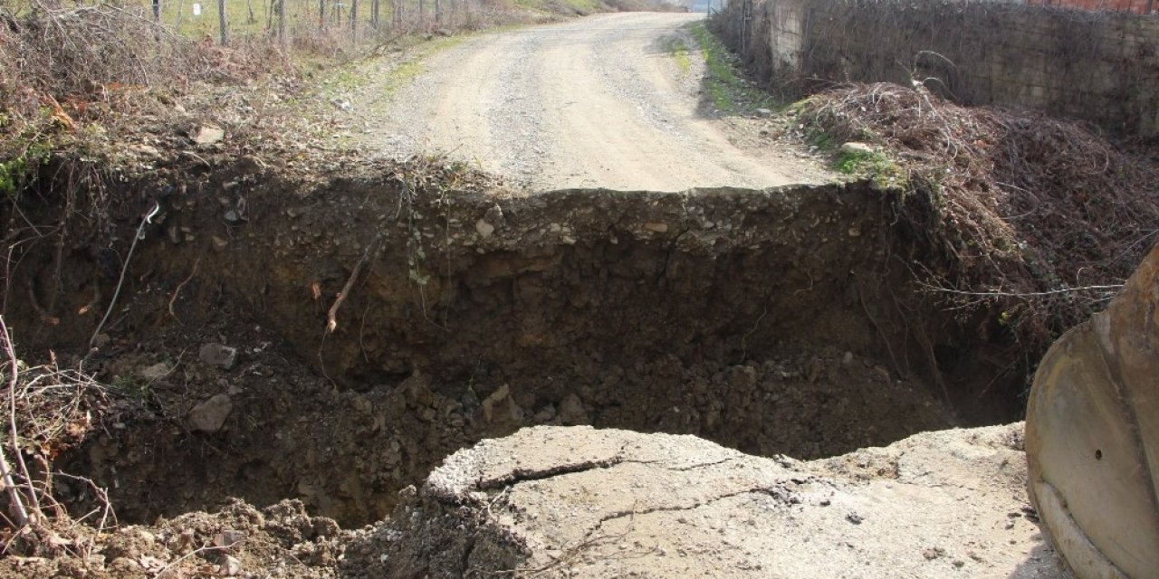 Türkeli’de Yol Çöktü