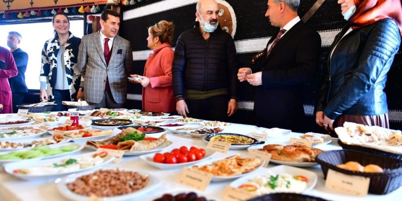 Çınar, ‘kayısı Çiçeği Şenliği’ Davetlilerini Çırmıhtı’da Ağırladı