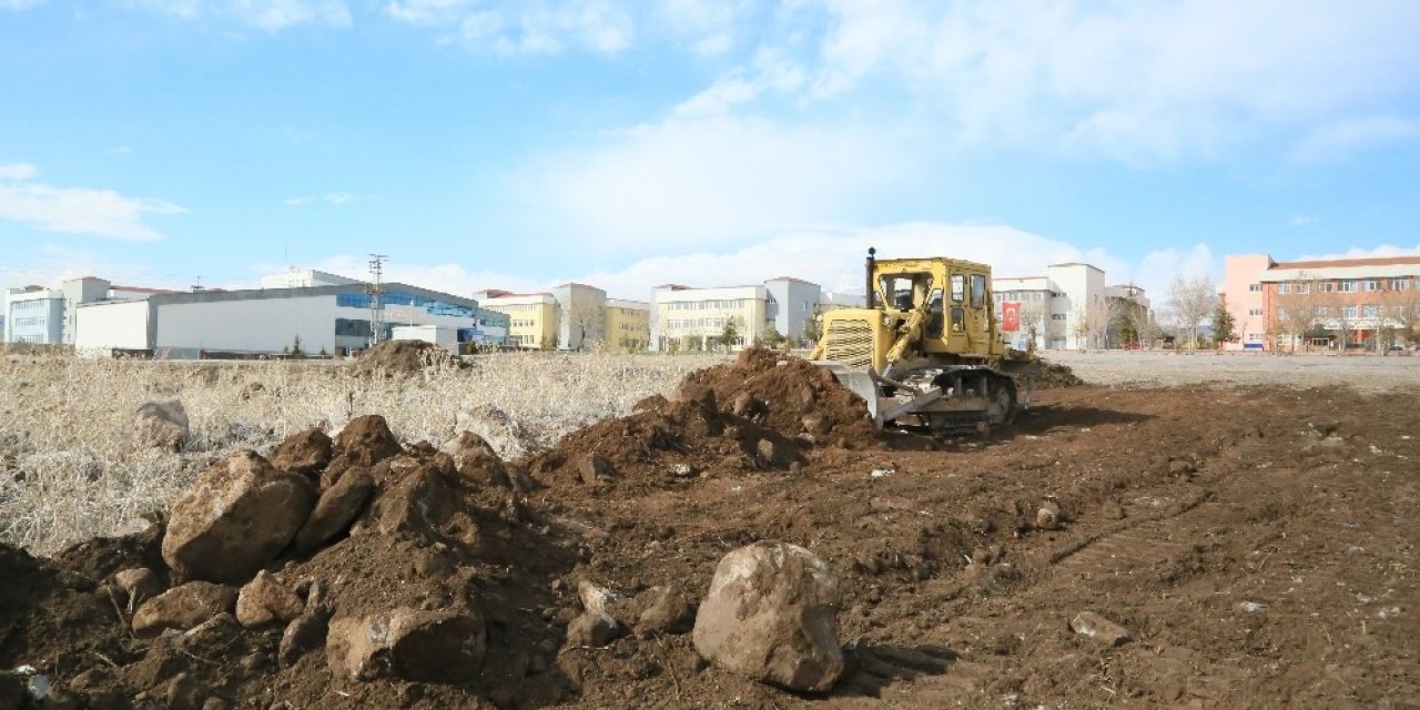 Seyrani Kampüsünde Yol Ve Çevre Düzenleme Çalışması