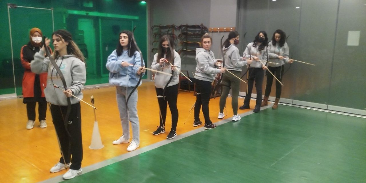 ’türk Okçuluğu Eğitmen Eğitimi’nde Balkan Ülkelerinden 17 Eğitmen Adayı Sertifikalarını Aldı