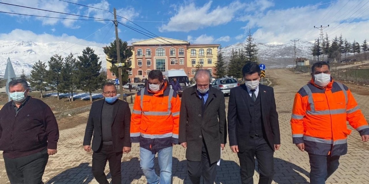 Tufanbeyli’de Üreticilere Meyve Fidanı Ve Yonca Tohumu Dağıtımı Yapıldı