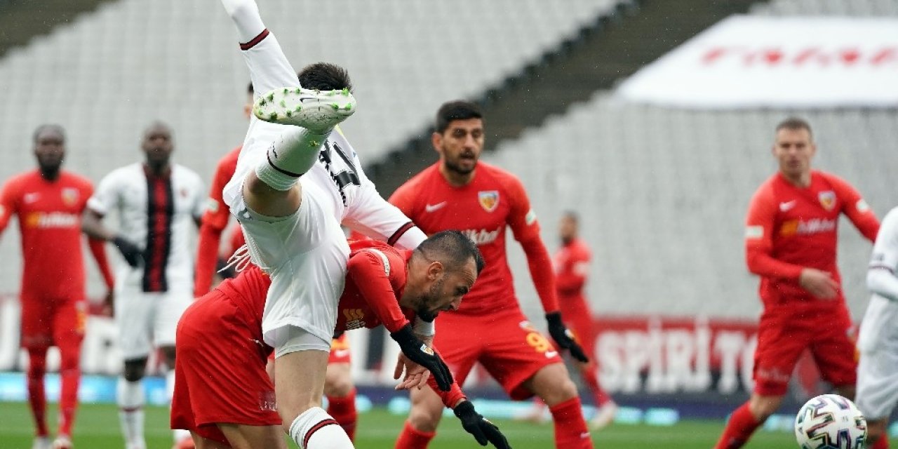 Süper Lig: Fatih Karagümrük: 3 - Hes Kablo Kayserispor: 0 (maç Sonucu)