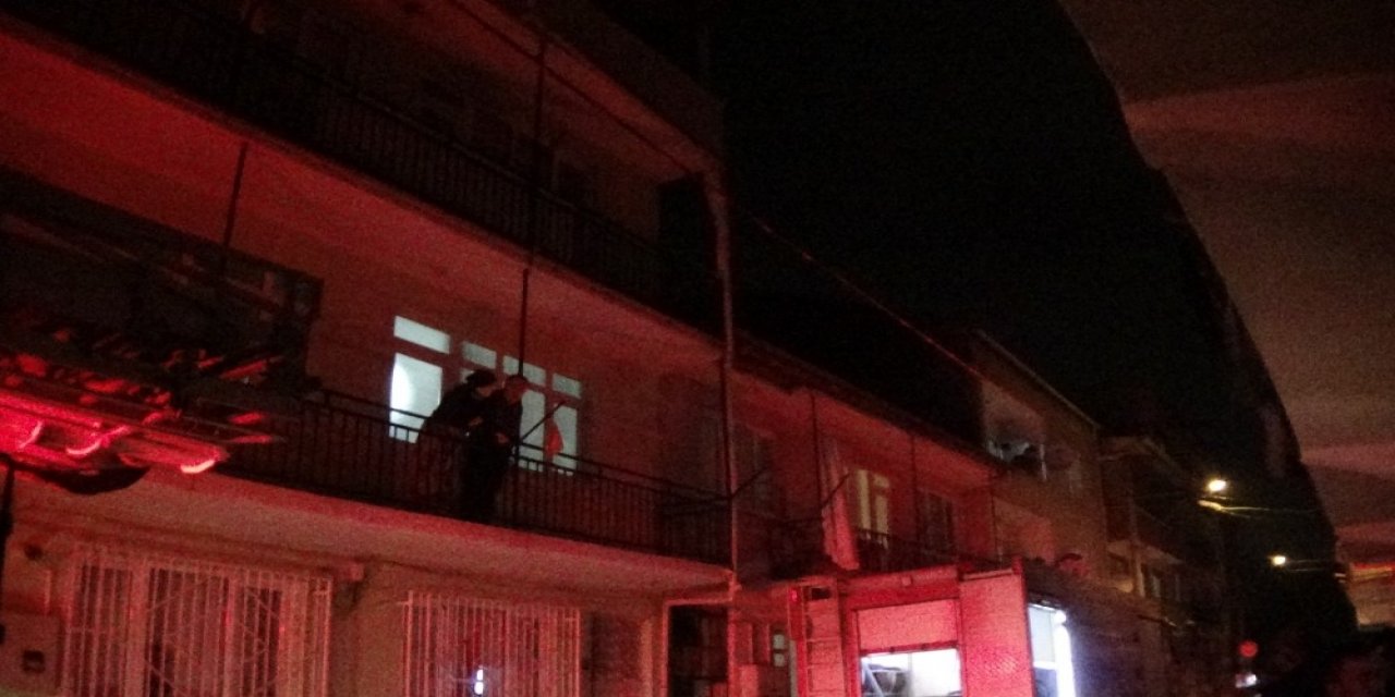 İ̇tfaiyeyi Gören Sokağa Çıktı