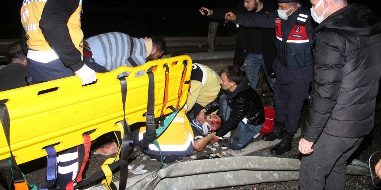 Şarampole Devrilen Tırın Kupası İkiye Bölündü: 2 Yaralı
