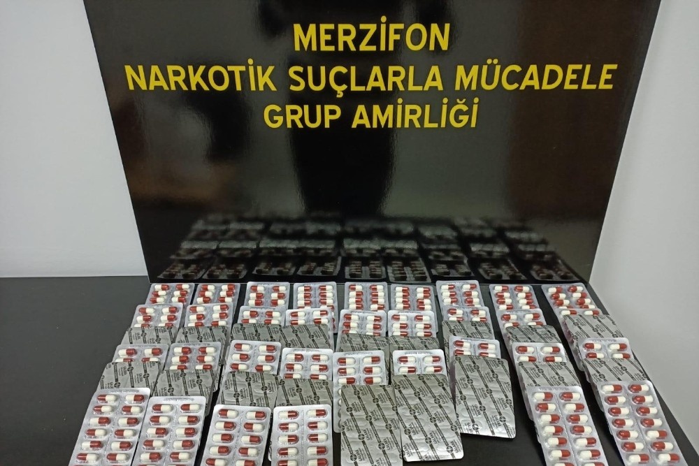 Zehir tacirleri yakalandı