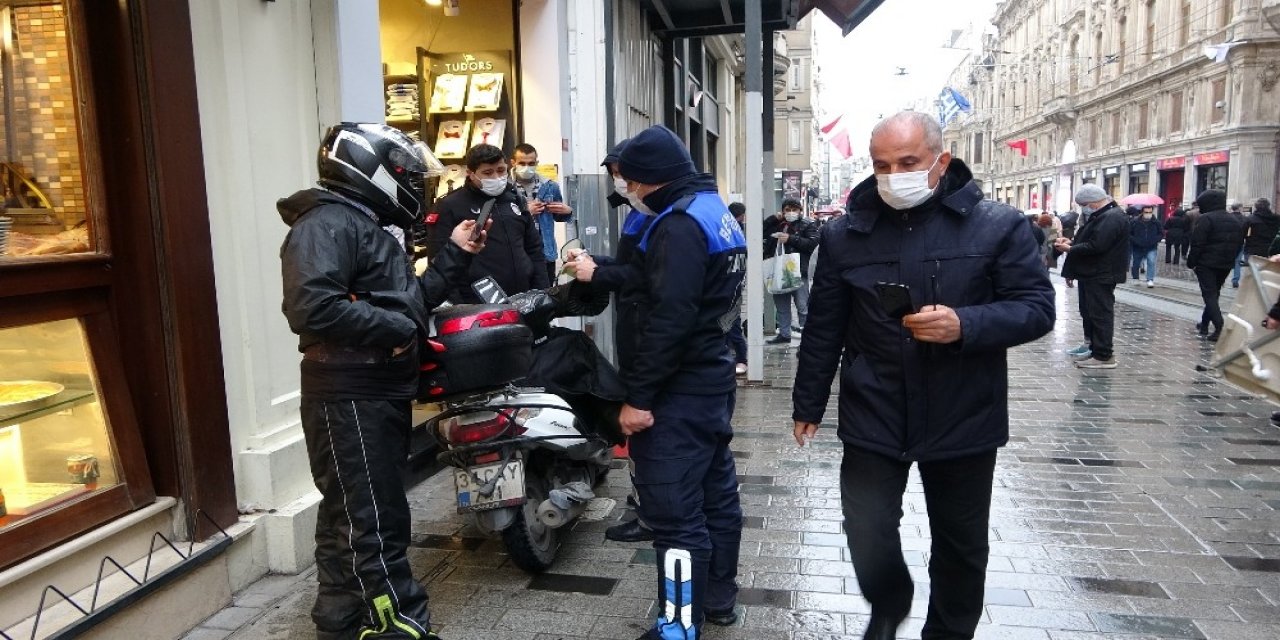 İ̇stiklal Caddesi’nde Motokuryelere Ceza Yağdı