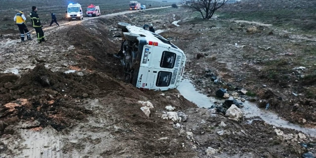 Yağışlı Havada Çamura Dönen Yol Can Aldı