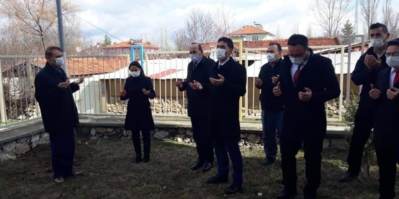 Şehitler İçin Fidan Dikimi Yapıldı Dualar Edildi