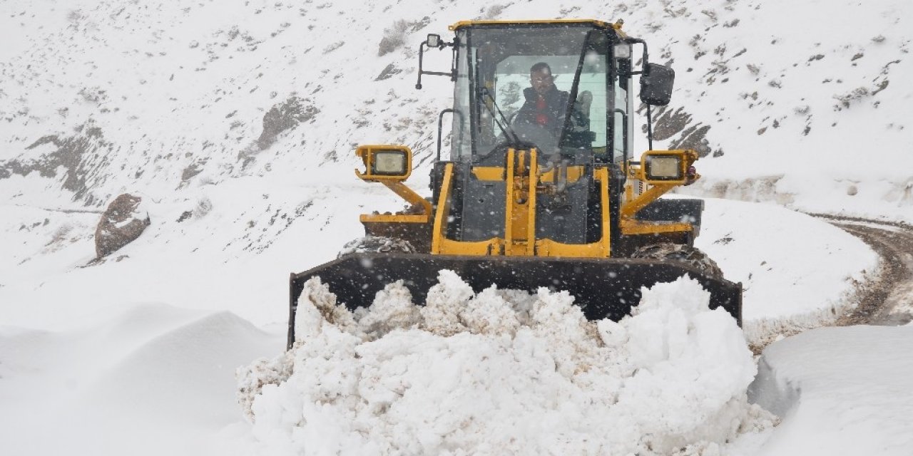 Şırnak’ta Mart Ayında 1 Metre Karla Mücadele