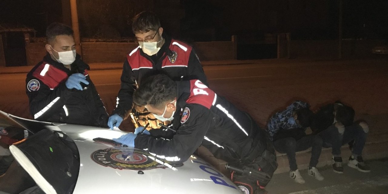 Polisin Üzerine Araç Sürüp 30 Kilometre Kaçtı, ‘korktuk’ Dedi