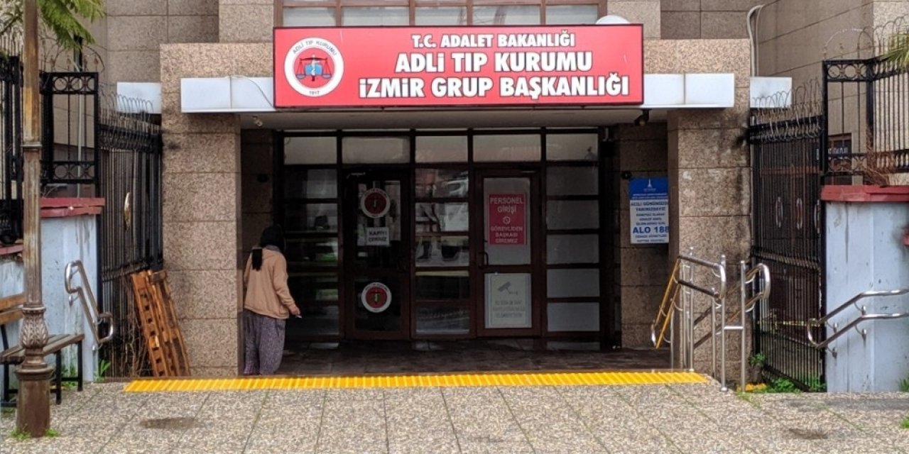 İ̇zmir’deki Damat Dehşetinin Ardından Cenazeler Adli Tıptan Alındı