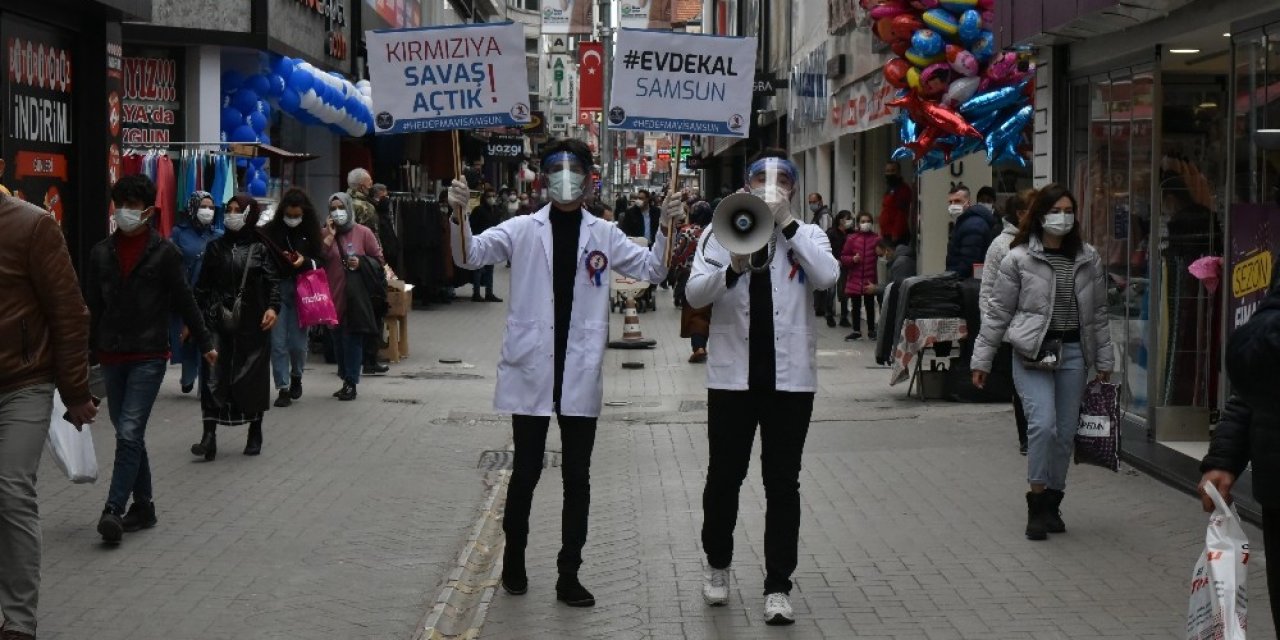 Çok Yüksek Riskli Samsun’da Tıp Öğrencileri Sokağa İndi, Megafonla Halkı Uyardı