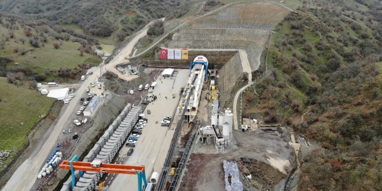 Türkiye’nin En Büyük Tbm Makinesi Yht Tünelini Açılıyor