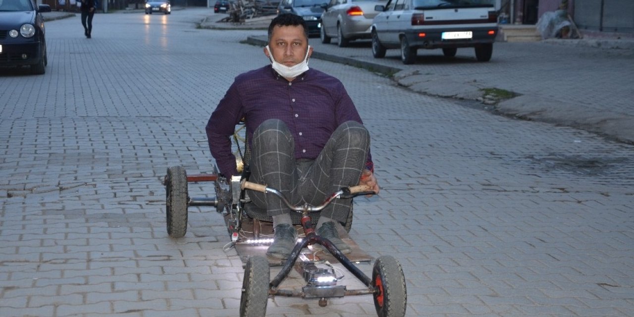 Tahtadan Yaptığı Arabayla Sürücülere Rakip Oldu