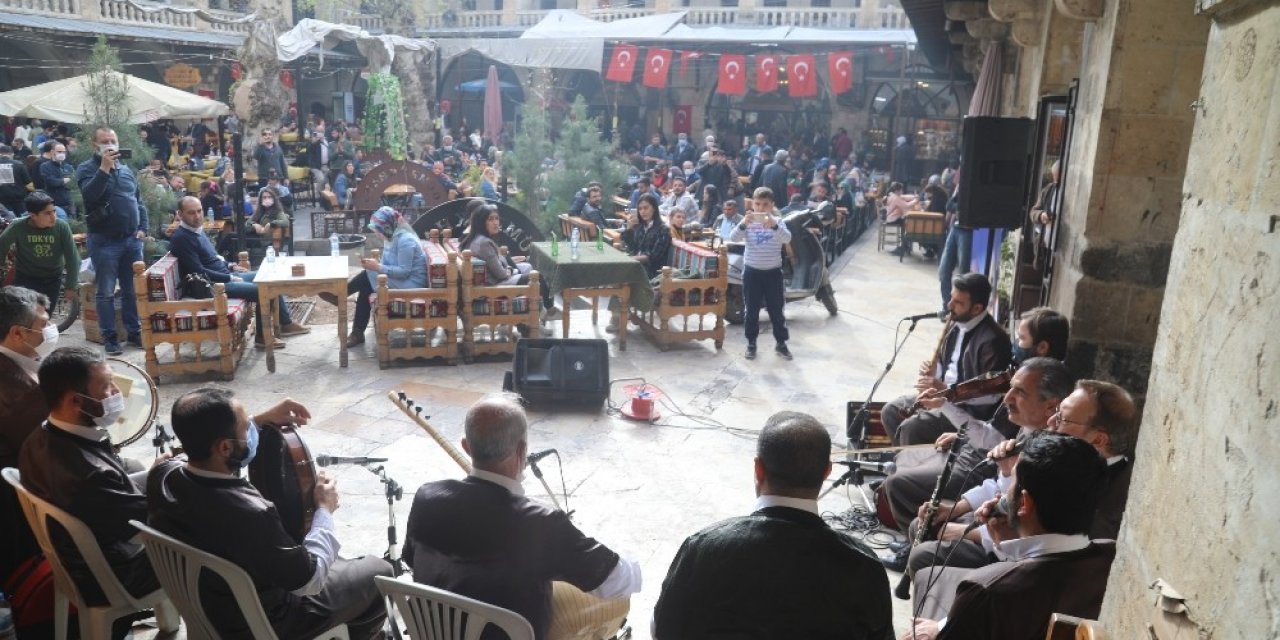Tarihi Gümrükhanı’nda Müzik Ziyafeti