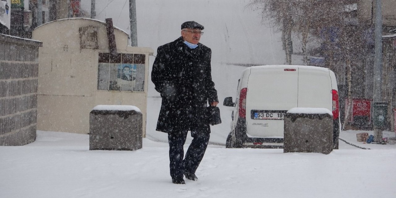 Kara Kış Geri Geldi