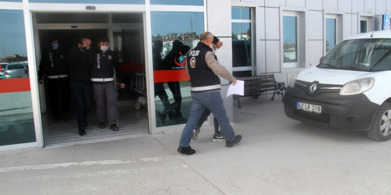 Hırsızlık Zanlıları Otobüste Yakalandı