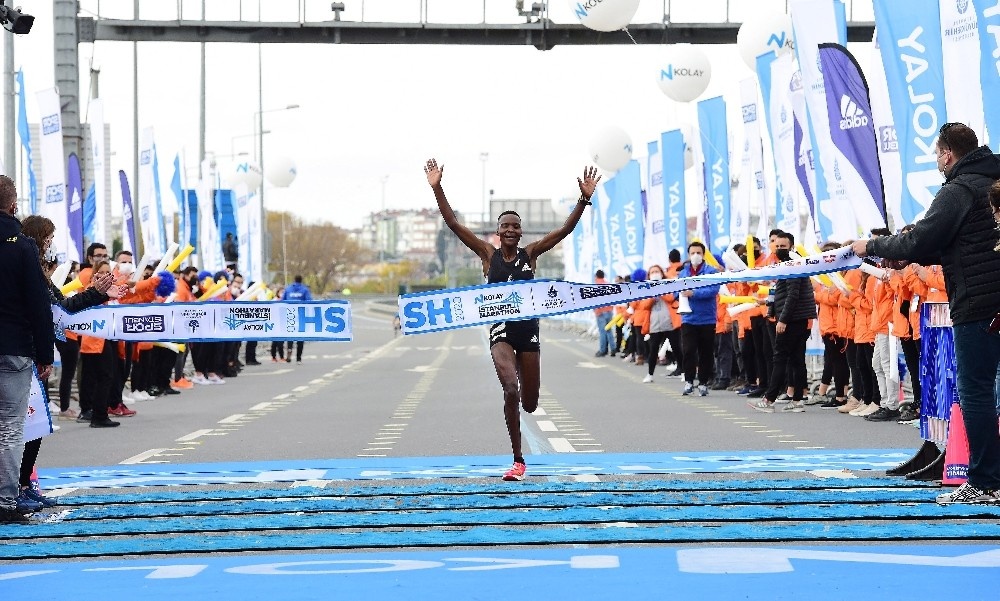 N Kolay 42. İstanbul Maratonu’nun ödül töreni gerçekleştirildi