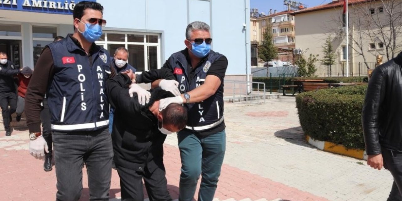 Çifte Cinayet Zanlıları Adliyeye Sevk Edildi