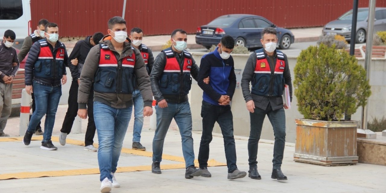 Elazığ’da Hırsızlık Yapıp Diyarbakır’da Yakalanan 2 Şüpheli Tutuklandı