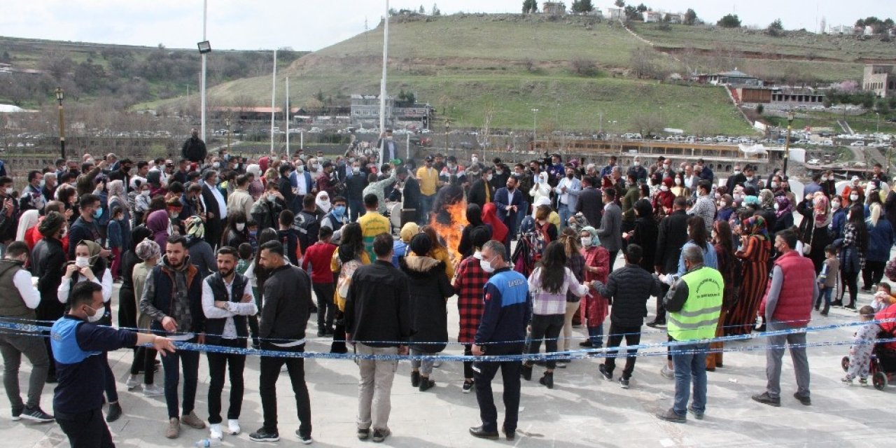 Diyarbakır Büyükşehir Belediyesi Baharı ’küçede Sanat Var’ Etkinliğiyle Dicle Vadisinde Karşıladı
