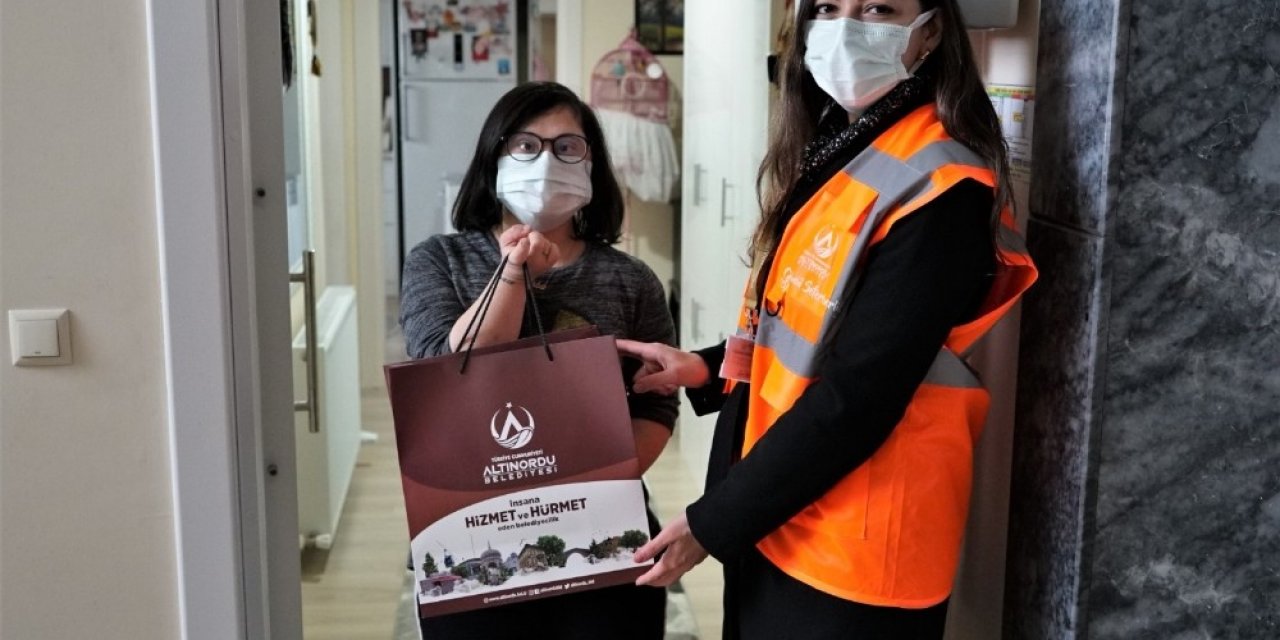Down Sendromlu Çocuklara Anlamlı Ziyaret