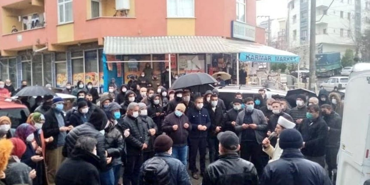 Tırdan Düşen İşçi Kaldırıldığı Hastanede Yaşam Savaşını Kaybetti