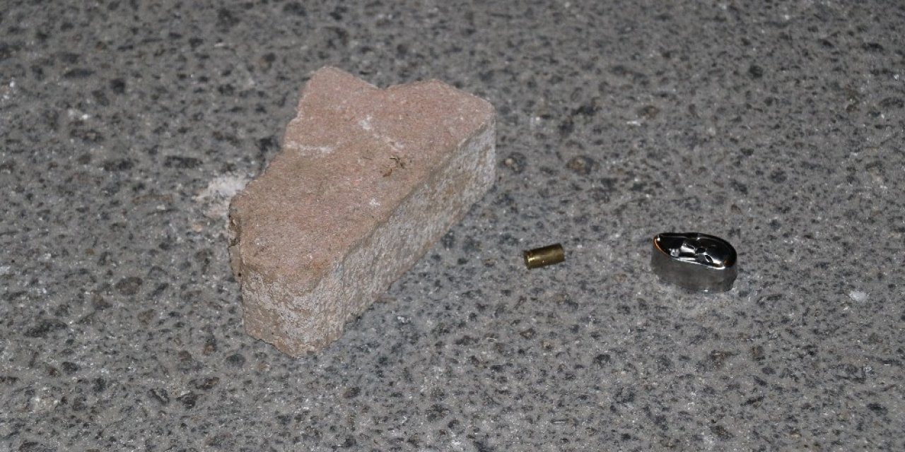 Sokak Ortasında Evsiz Gence Silahlı Saldırı: 1 Yaralı