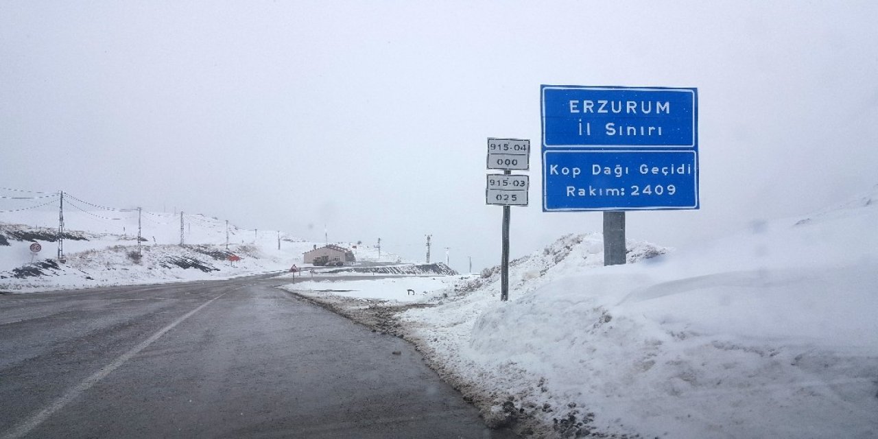 Kop Dağı Geçidinde Kar Ve Tipi Etkili Oldu