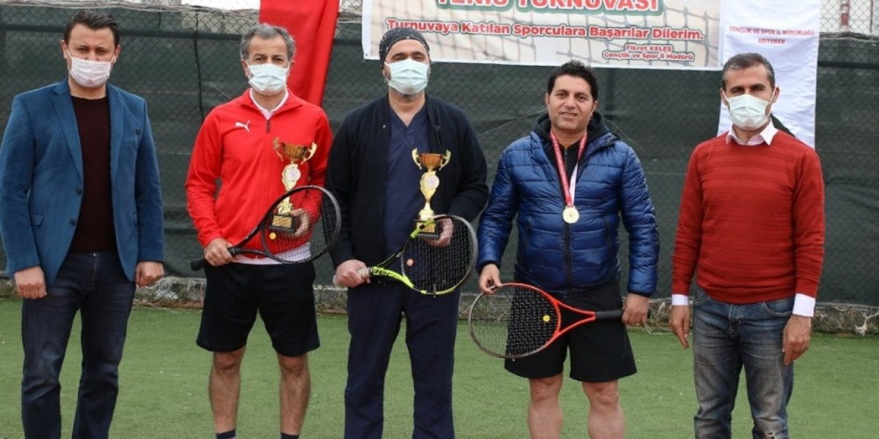 Doktor Ve Kadınlara Özel Tenis Turnuvası Yapıldı