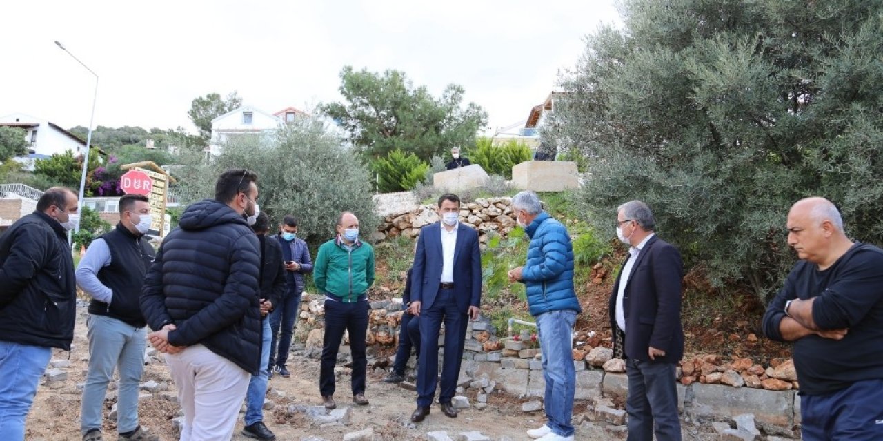 Kaş Çukurbağ Yarımadası Parke Taşı Çalışması Devam Ediyor
