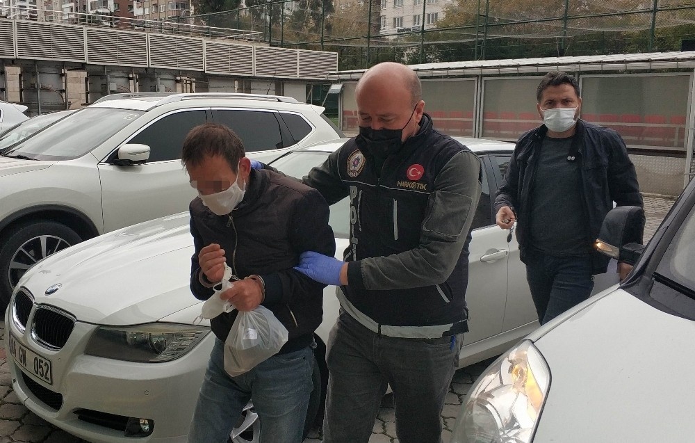 Evinde uyuşturucu ve tarihi eserle yakalandı
