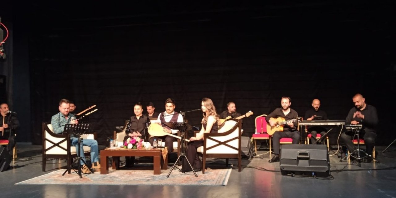 Pandemi Konserinde Aşık Veysel Unutulmadı